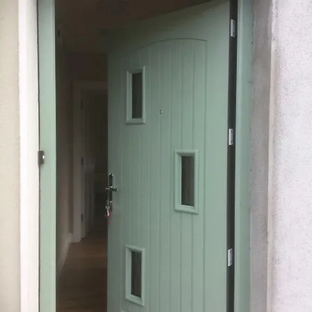 公寓 Private Self-contained Unit *
